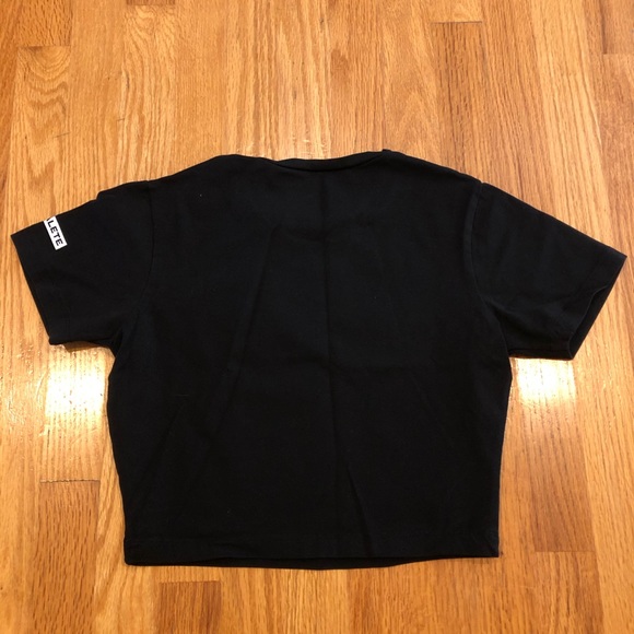 SOLD 🖤 Alphalete workout crop top - Picture 4 of 4